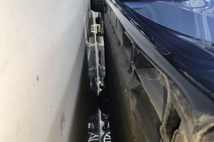 Used Leapmotor B01 2025 550 LiDAR Edition Left Side Sill