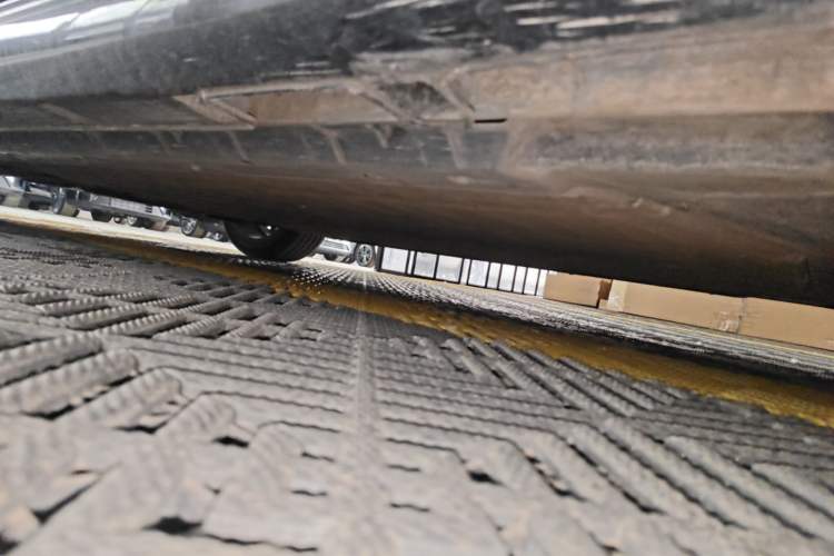 Used Leapmotor B01 2025 550 LiDAR Edition Left Side Sill