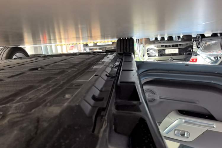 Used Leapmotor B01 2025 550 LiDAR Edition Left Side Sill