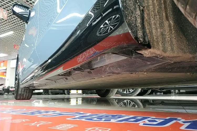 Used Leapmotor B01 2025 550 LiDAR Edition Left Side Sill