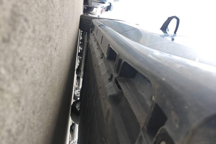 Used Leapmotor B01 2025 550 LiDAR Edition Left Side Sill