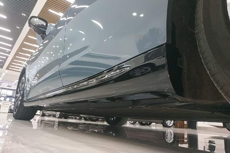 Used Leapmotor B01 2025 550 LiDAR Edition Left Side Sill