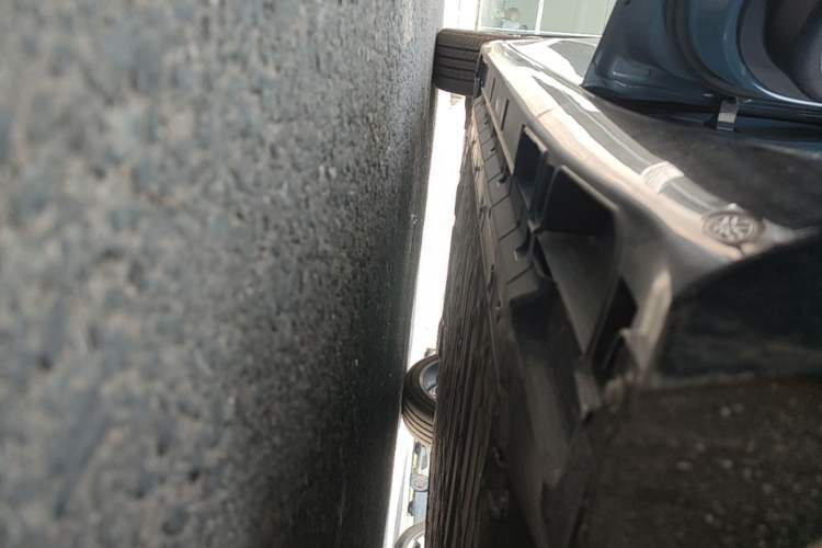 Used Leapmotor B01 2025 550 LiDAR Edition Left Side Sill