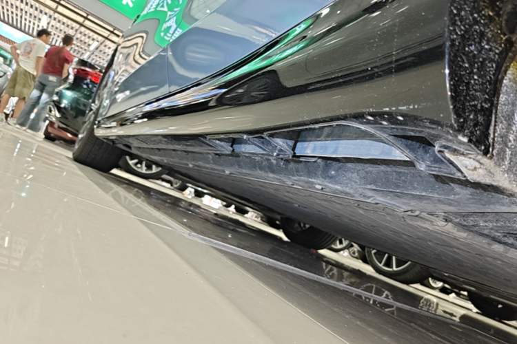 Used Leapmotor B01 2025 550 LiDAR Edition Left Side Sill