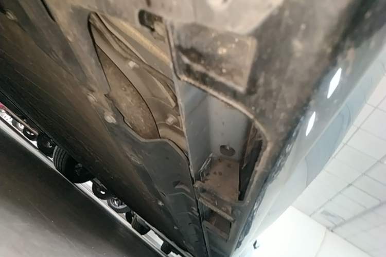 Used Leapmotor B01 2025 550 LiDAR Edition Left Side Sill