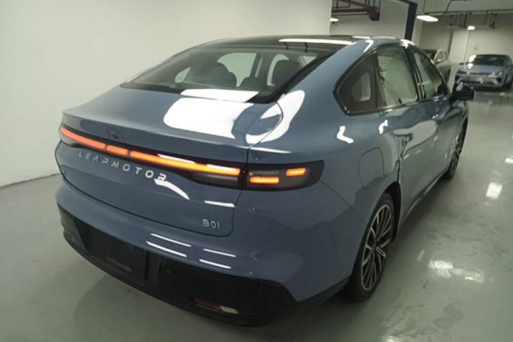 Used Leapmotor B01 2025 550 LiDAR Edition Rear Right 45 Deg