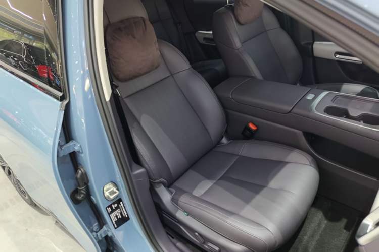 Used Leapmotor B01 2025 550 LiDAR Edition Right Front Seat