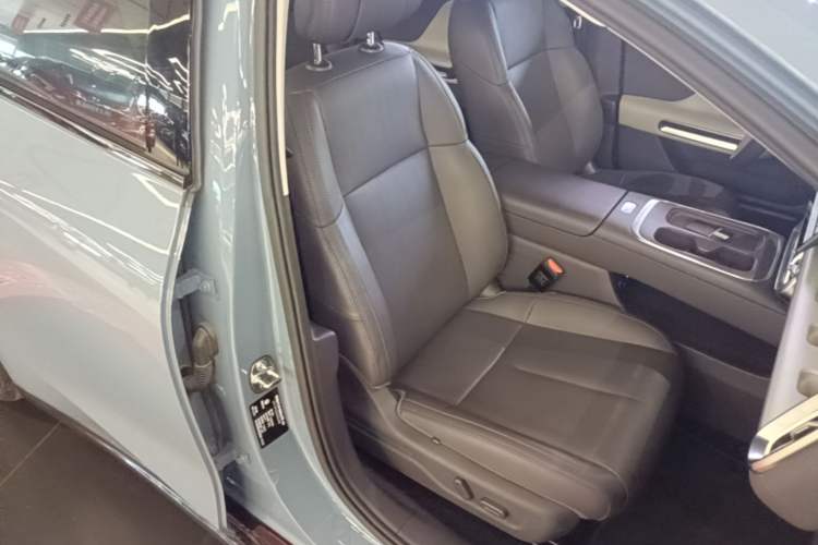 Used Leapmotor B01 2025 550 LiDAR Edition Right Front Seat