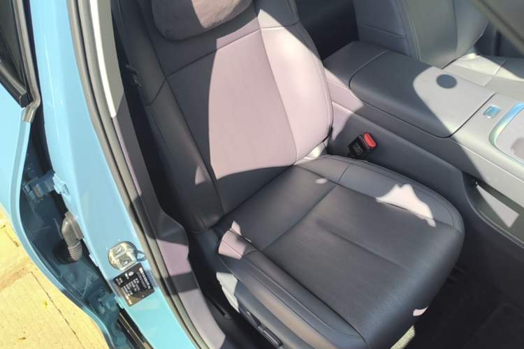 Used Leapmotor B01 2025 550 LiDAR Edition Right Front Seat