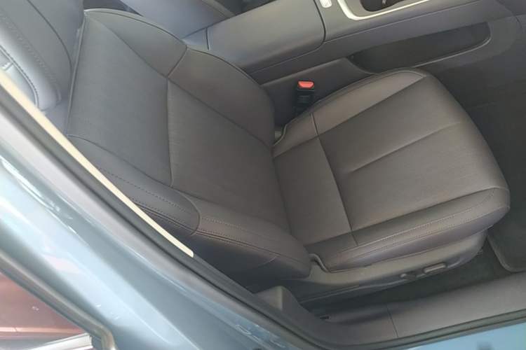 Used Leapmotor B01 2025 550 LiDAR Edition Right Front Seat