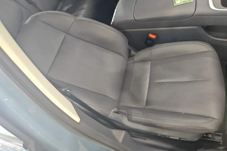 Used Leapmotor B01 2025 550 LiDAR Edition Right Front Seat