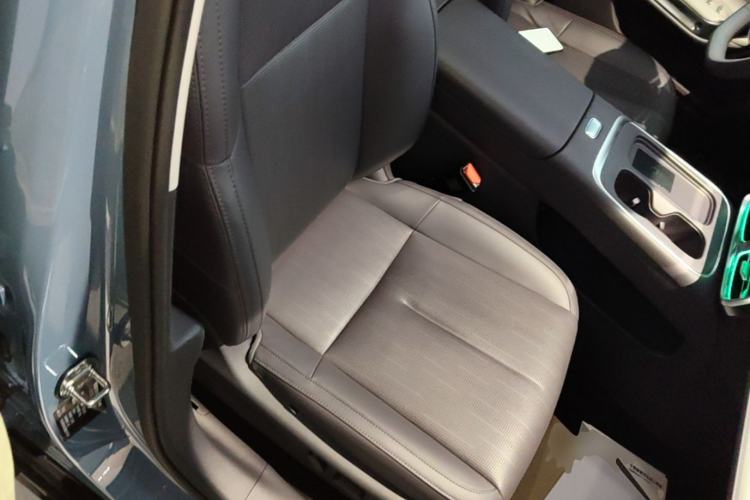 Used Leapmotor B01 2025 550 LiDAR Edition Right Front Seat