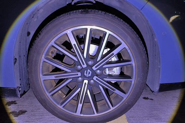 Used Leapmotor B01 2025 550 LiDAR Edition Right Front Wheel Hub