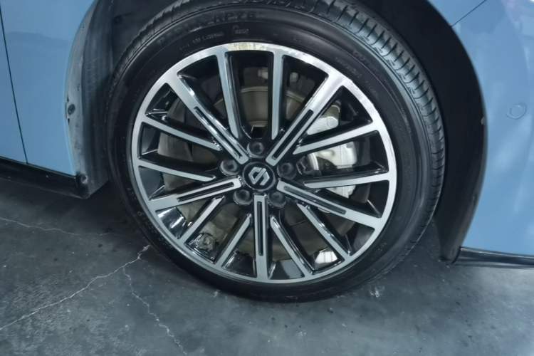Used Leapmotor B01 2025 550 LiDAR Edition Right Front Wheel Hub
