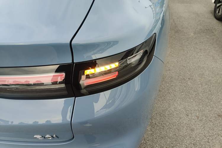 Used Leapmotor B01 2025 550 LiDAR Edition Right Rear Taillight