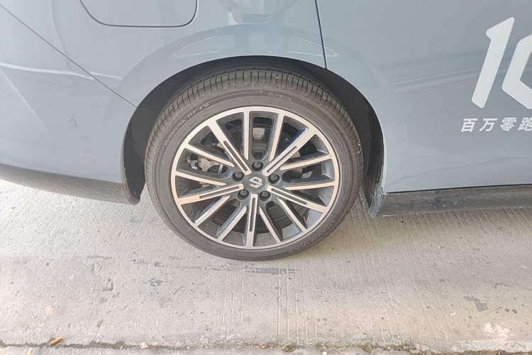 Used Leapmotor B01 2025 550 LiDAR Edition Right Rear Wheel Hub