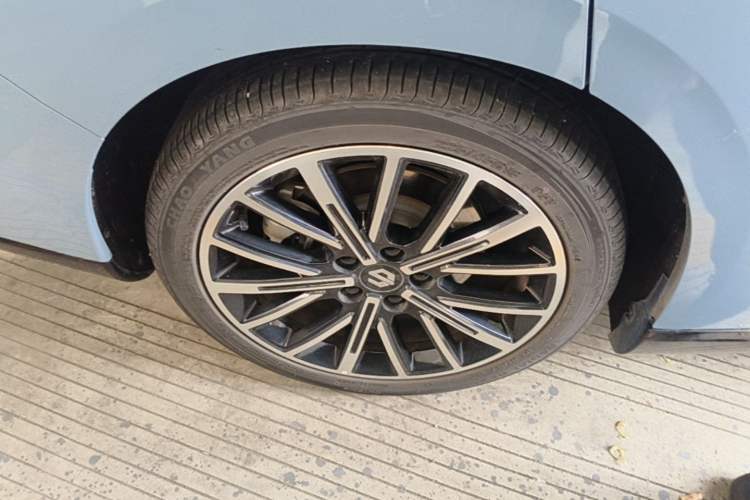 Used Leapmotor B01 2025 550 LiDAR Edition Right Rear Wheel Hub