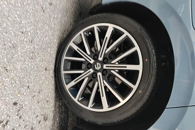 Used Leapmotor B01 2025 550 LiDAR Edition Right Rear Wheel Hub