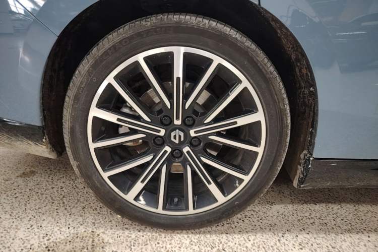 Used Leapmotor B01 2025 550 LiDAR Edition Right Rear Wheel Hub