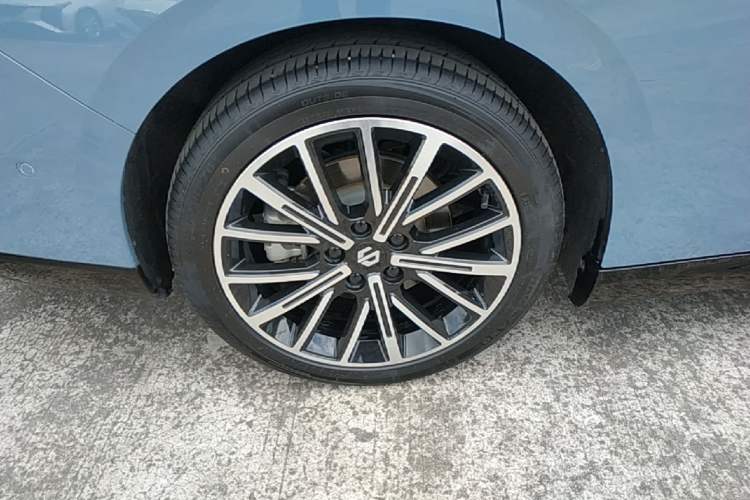 Used Leapmotor B01 2025 550 LiDAR Edition Right Rear Wheel Hub