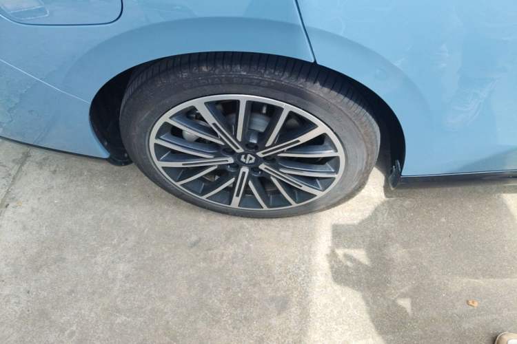 Used Leapmotor B01 2025 550 LiDAR Edition Right Rear Wheel Hub