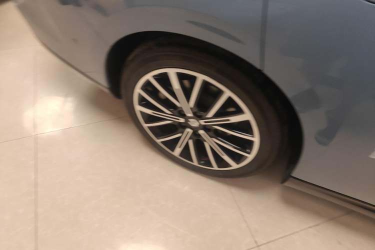 Used Leapmotor B01 2025 550 LiDAR Edition Right Rear Wheel Hub