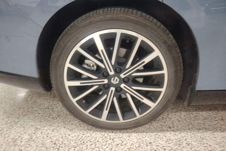 Used Leapmotor B01 2025 550 LiDAR Edition Right Rear Wheel Hub