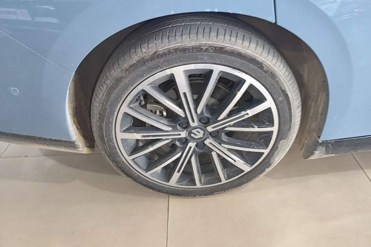 Used Leapmotor B01 2025 550 LiDAR Edition Right Rear Wheel Hub