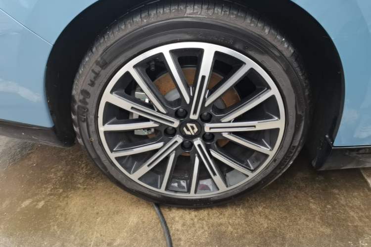 Used Leapmotor B01 2025 550 LiDAR Edition Right Rear Wheel Hub