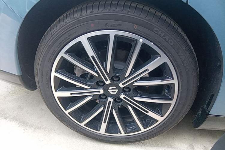 Used Leapmotor B01 2025 550 LiDAR Edition Right Rear Wheel Hub