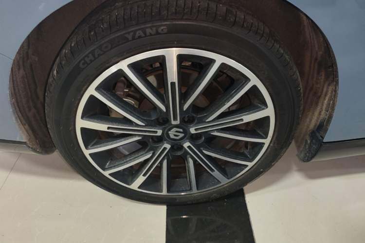 Used Leapmotor B01 2025 550 LiDAR Edition Right Rear Wheel Hub