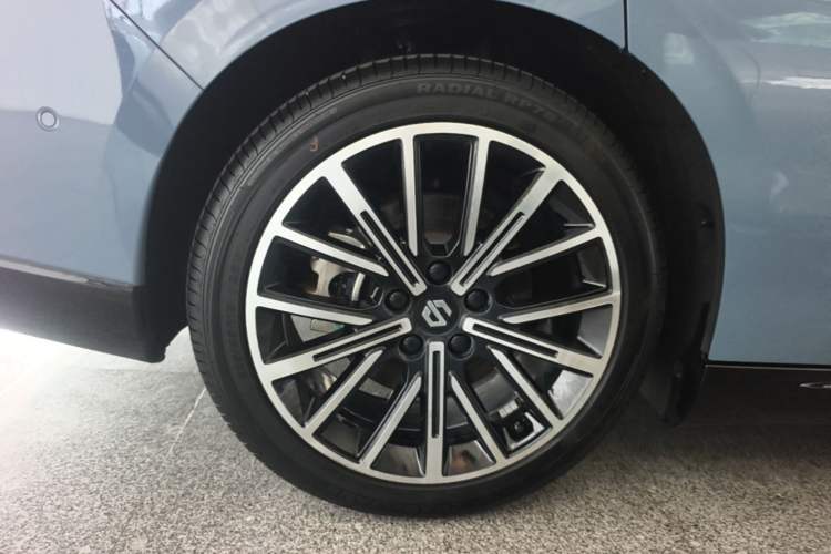 Used Leapmotor B01 2025 550 LiDAR Edition Right Rear Wheel Hub
