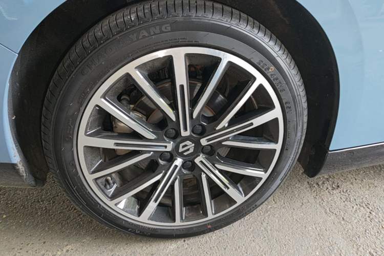 Used Leapmotor B01 2025 550 LiDAR Edition Right Rear Wheel Hub