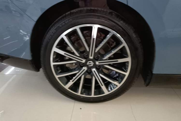Used Leapmotor B01 2025 550 LiDAR Edition Right Rear Wheel Hub