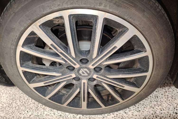 Used Leapmotor B01 2025 550 LiDAR Edition Right Rear Wheel Hub