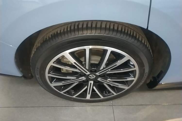 Used Leapmotor B01 2025 550 LiDAR Edition Right Rear Wheel Hub