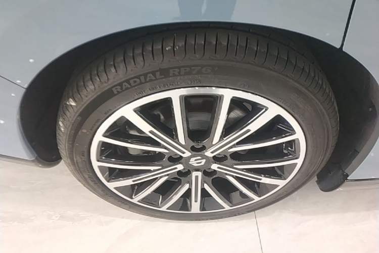 Used Leapmotor B01 2025 550 LiDAR Edition Right Rear Wheel Hub