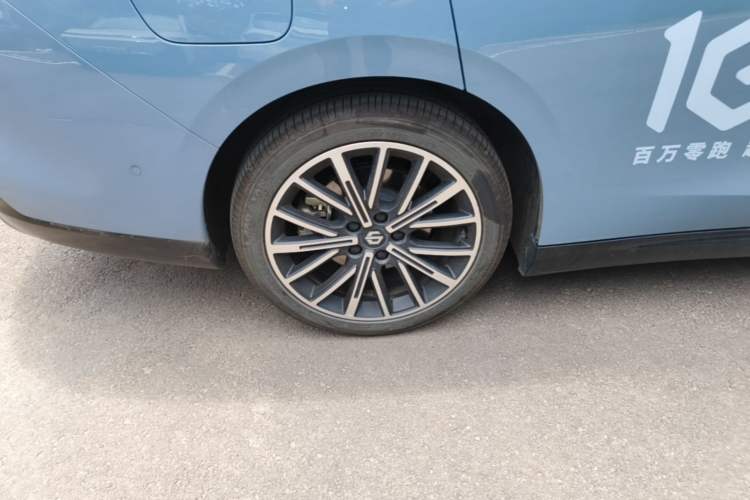 Used Leapmotor B01 2025 550 LiDAR Edition Right Rear Wheel Hub