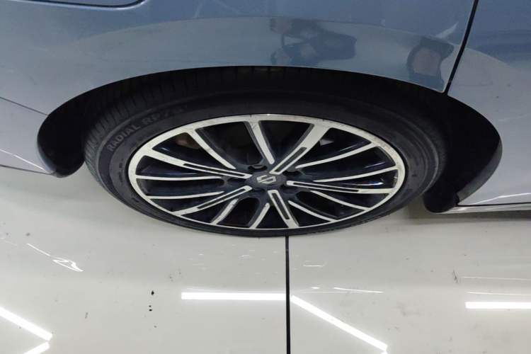 Used Leapmotor B01 2025 550 LiDAR Edition Right Rear Wheel Hub