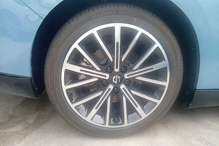 Used Leapmotor B01 2025 550 LiDAR Edition Right Rear Wheel Hub