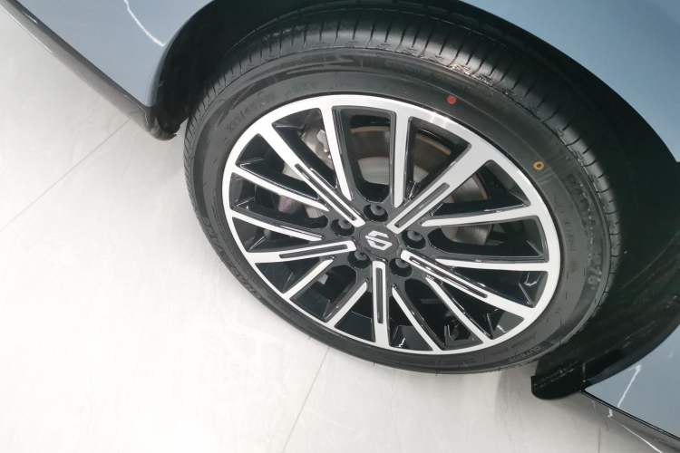 Used Leapmotor B01 2025 550 LiDAR Edition Right Rear Wheel Hub