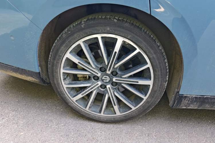 Used Leapmotor B01 2025 550 LiDAR Edition Right Rear Wheel Hub
