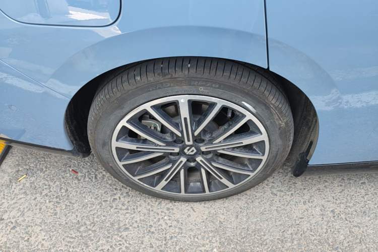 Used Leapmotor B01 2025 550 LiDAR Edition Right Rear Wheel Hub