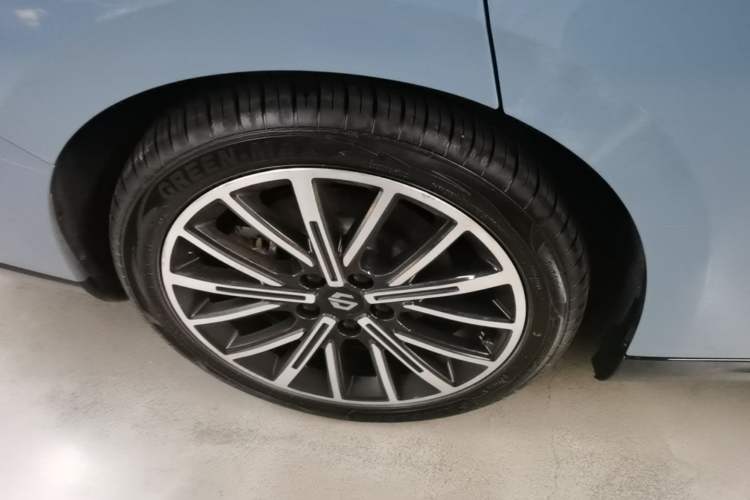 Used Leapmotor B01 2025 550 LiDAR Edition Right Rear Wheel Hub