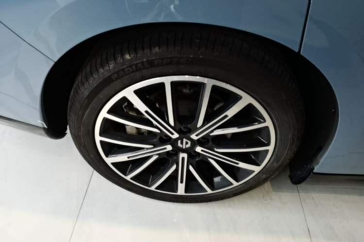 Used Leapmotor B01 2025 550 LiDAR Edition Right Rear Wheel Hub