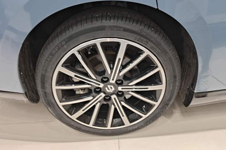 Used Leapmotor B01 2025 550 LiDAR Edition Right Rear Wheel Hub