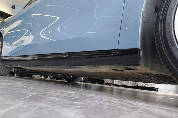 Used Leapmotor B01 2025 550 LiDAR Edition Right Side Sill