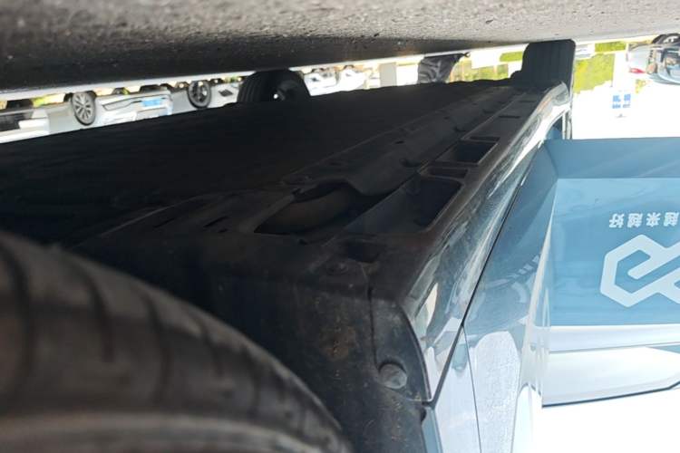Used Leapmotor B01 2025 550 LiDAR Edition Right Side Sill
