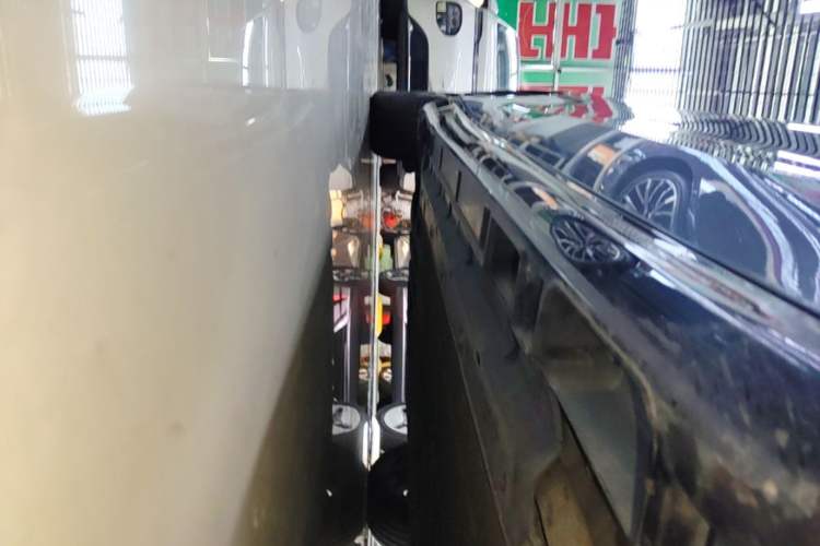 Used Leapmotor B01 2025 550 LiDAR Edition Right Side Sill