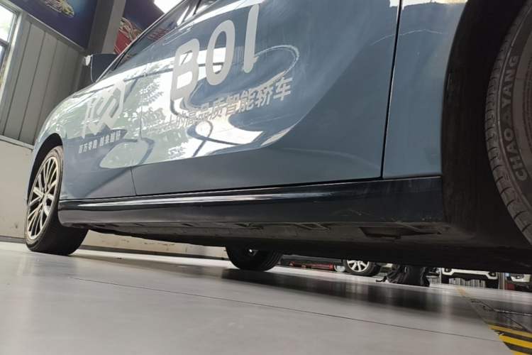 Used Leapmotor B01 2025 550 LiDAR Edition Right Side Sill